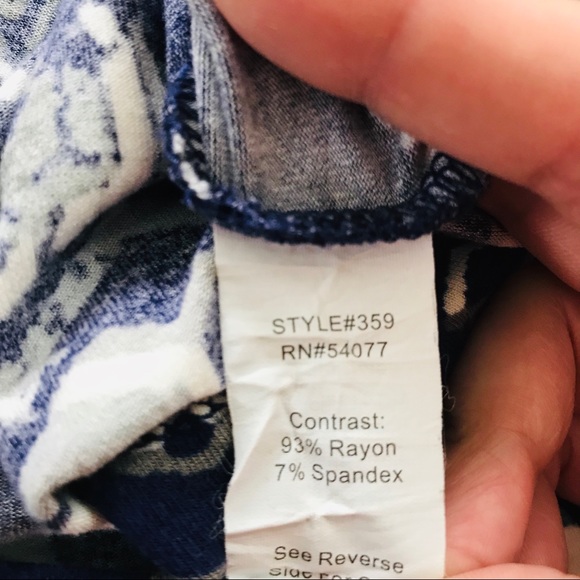 CAbi Batik Blue geometric Turnic TNk Top Size S - Picture 6 of 6